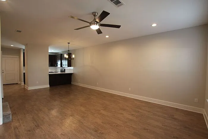 307 N Henry St #15 — Photo 11
