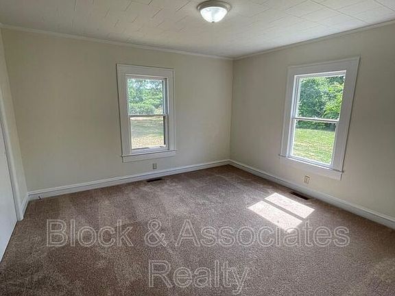 5th image of 1204 Forest Acres Cir