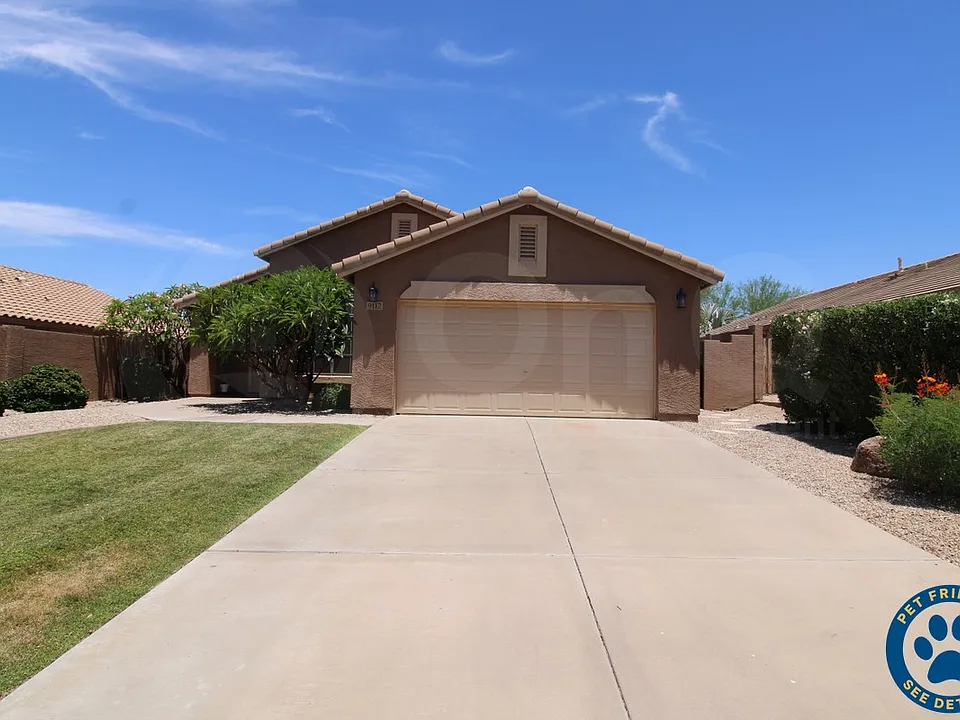 9112 E Hillview Cir