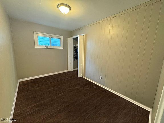 4th image of 16718 Lipton Ave