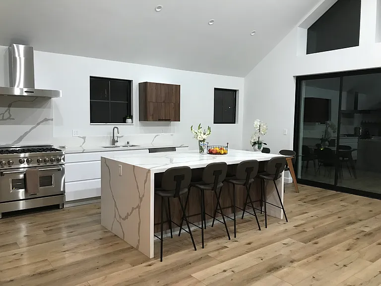 8700 Dorrington Ave — Photo 4