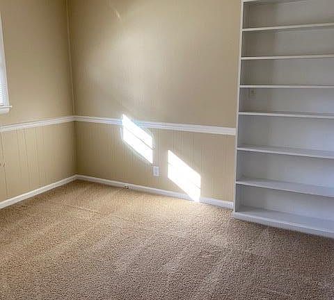 4th image of 127 Murphy Cir
