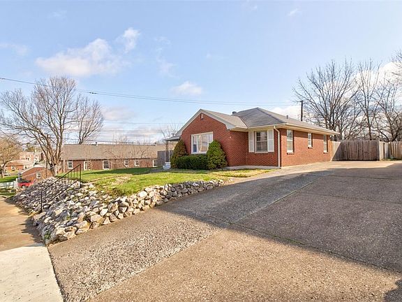 2nd image of 1917 Oak Ave