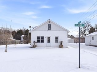 712 Louisa St, Crivitz, WI 54114