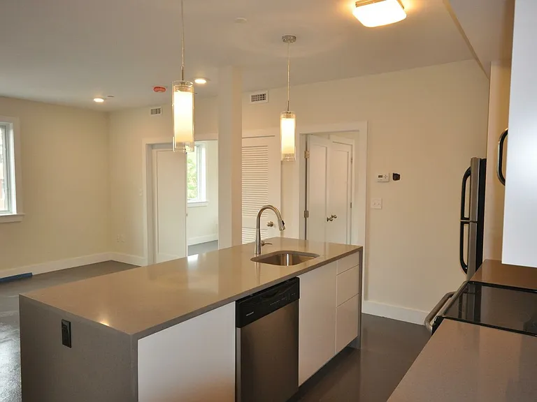654 Massachusetts Ave #2B — Photo 3