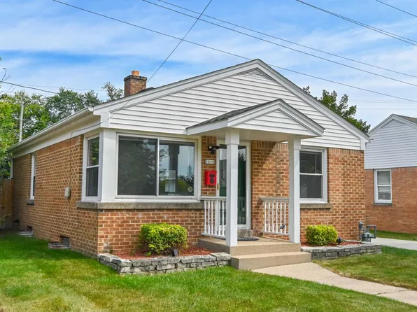 5618 North Dexter AVENUE, Glendale, WI 53209