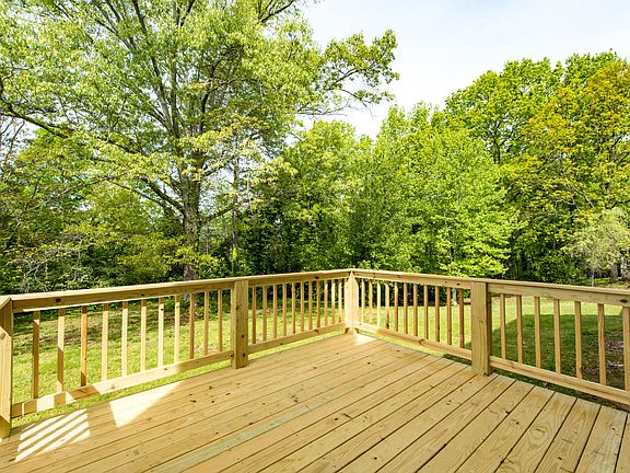 4th image of 1609 Blackwood Dr