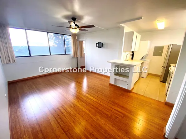 99015 Kalaloa St, Aiea, HI