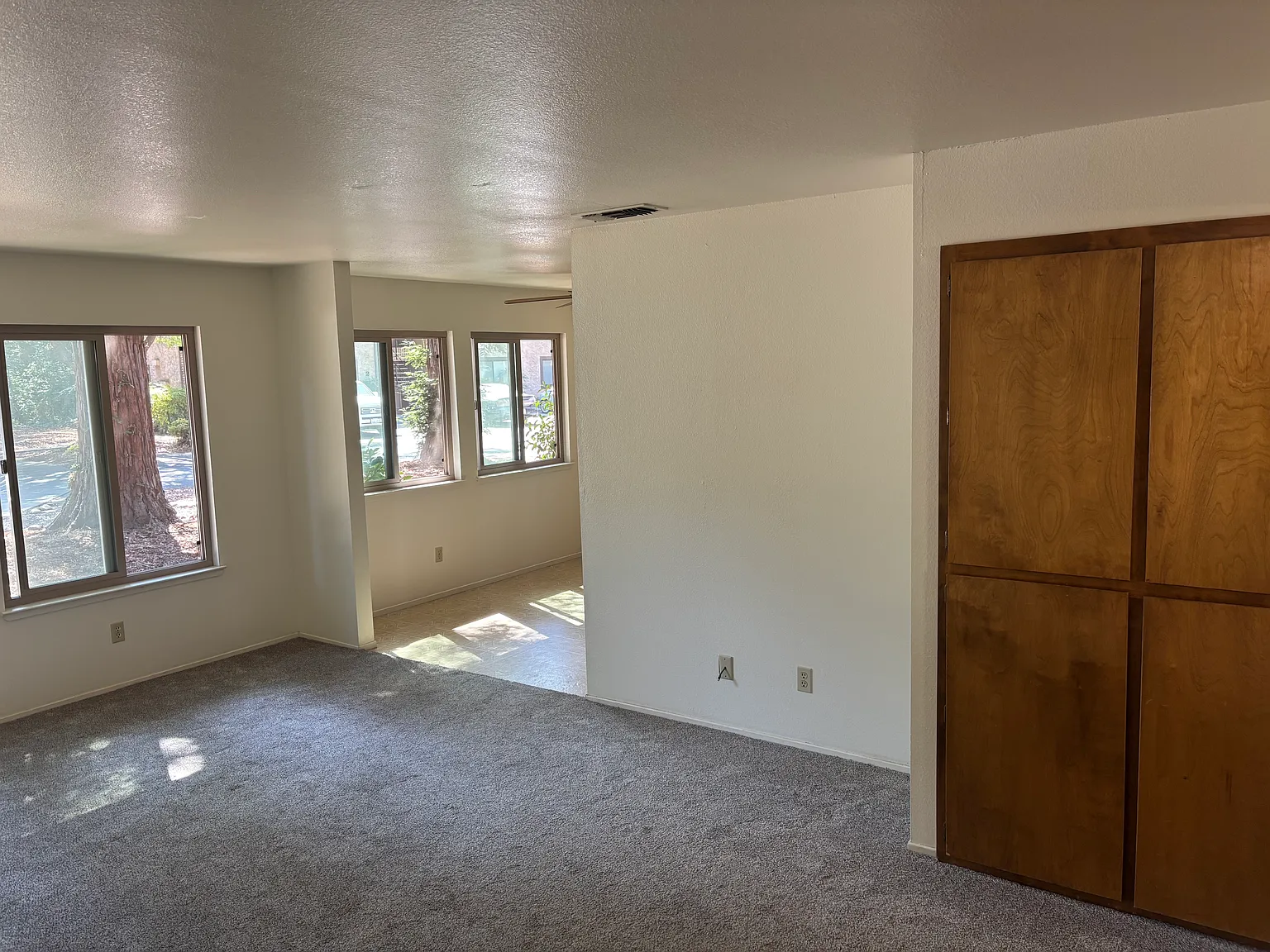 2 bed, 930 sqft, $1,195 — Photo 2