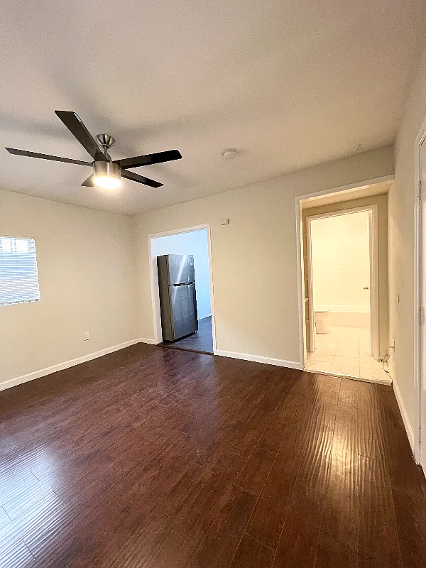 Studio, 400 sqft, $1,595 — Photo 2