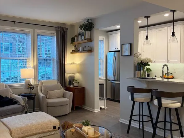 1906 N Rhodes St APT 49, Arlington, VA 22201