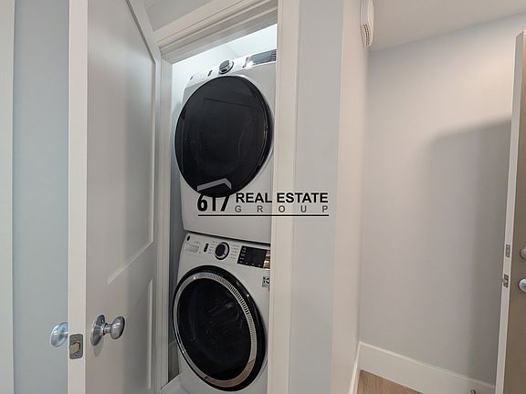 2nd image of 11 Holton St #2