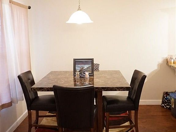 5th image of 4857 Genevive Ct