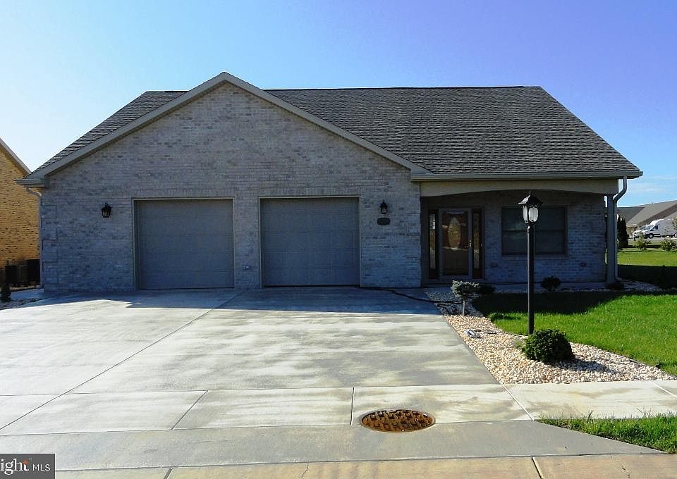 1st image of 19401 Pearl Dr