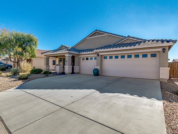 3rd image of 36981 W Leonessa Ave