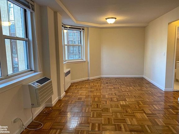 3rd image of 201 E 19th St APT 7C