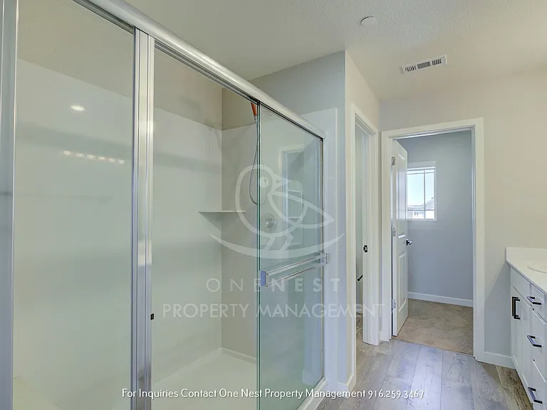 968 Franklin St — Photo 16