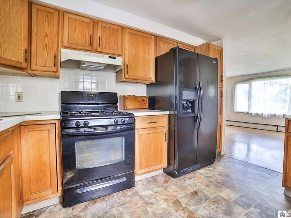 2nd image of 541 S Shore Blvd Floor 2