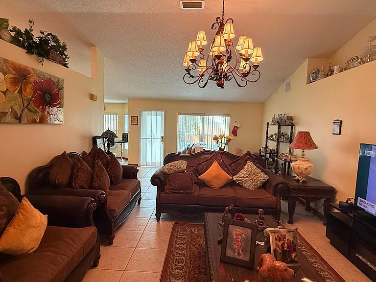 1613 SW Whipple Ave — Photo 9