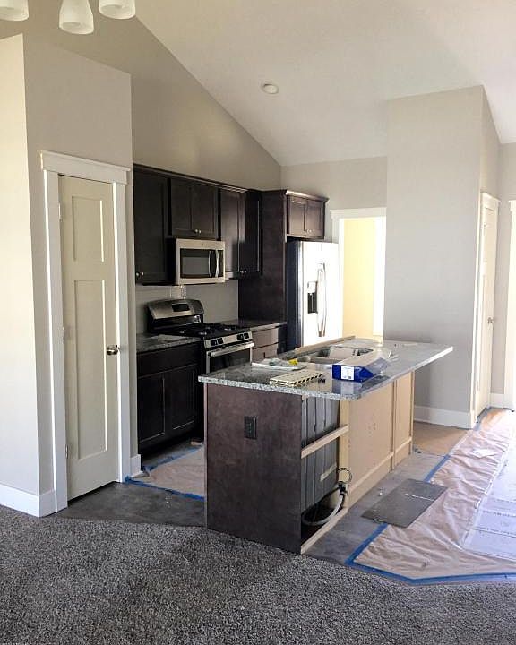 2nd image of 2839 Hearthstone Dr SE