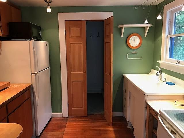 1st image of 3122 Portage Bay Pl E #A