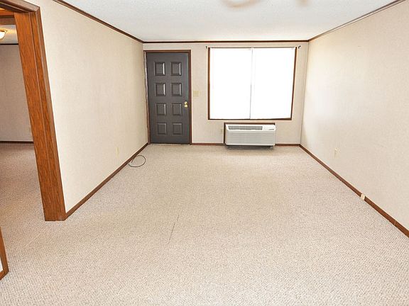 2nd image of 863 Logan Ave NW