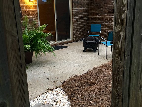 3rd image of 110 Woodhaven Ct