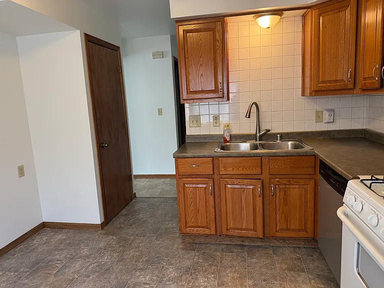 3631 Clairmont St — Photo 8