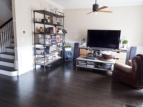 4th image of 2213 Maple Hill Ct