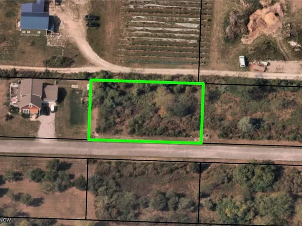 Chardonnay Dr, Kelleys Island, OH 43438
