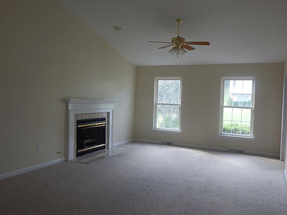4th image of 2516 Fountain Ln