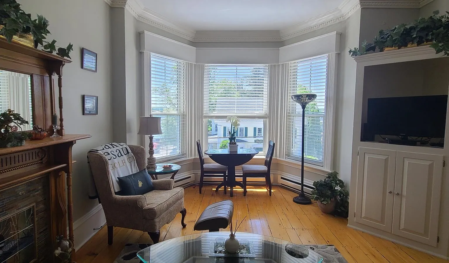 2 bed, 945 sqft, $3,250 — Photo 3