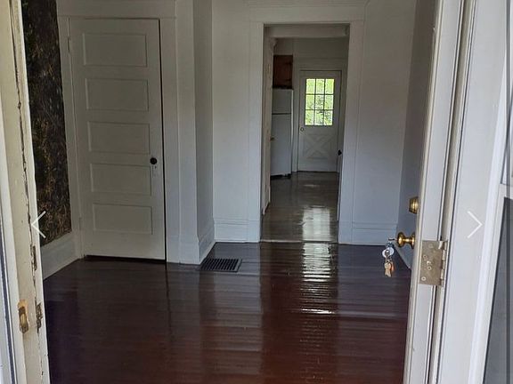 2nd image of 238 E Leasure Ave