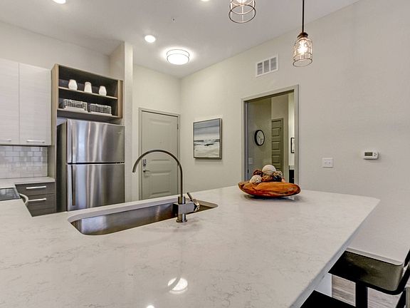 5th image of 3946 Saint Johns Ave #905