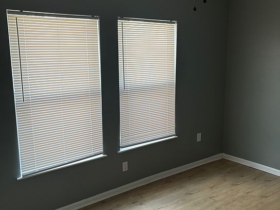 4th image of 3717 Campbell St
