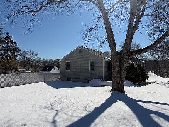 4th image of 2 Sachem Rd