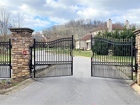 2nd image of 405 Melander Ct