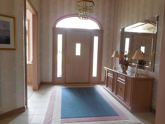 Vaulted Foyer Entry