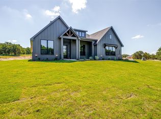 1060 Llano Way, Poolville, TX 76487