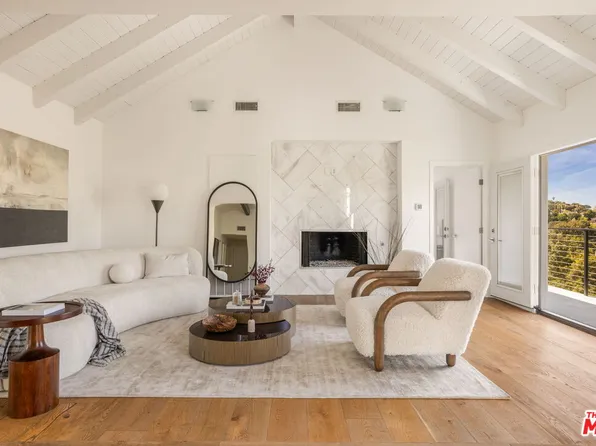 3701 Multiview Dr, Los Angeles, CA 90068