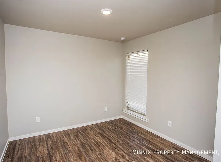 2113 N Jayton Ave #B — Photo 24
