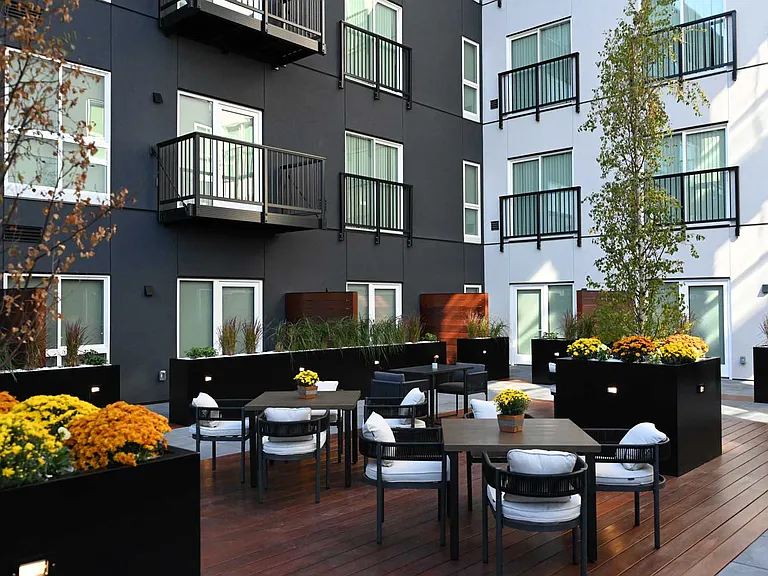 AVIVA Apartments — Photo 12