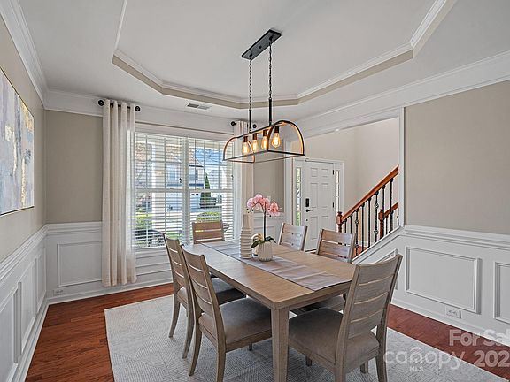 4th image of 114 Runningdeer Dr