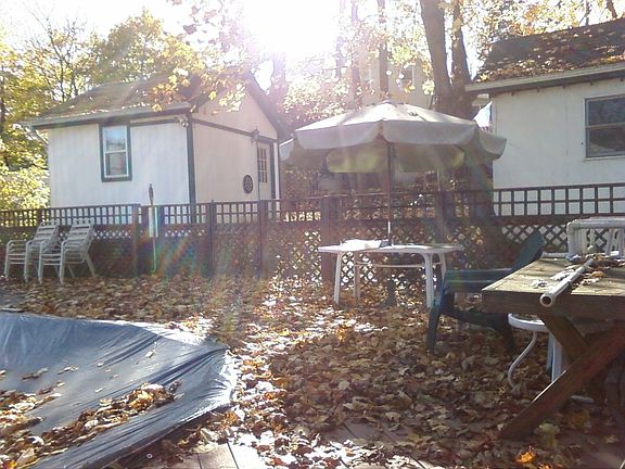 studio and workshop sheds, closed pool