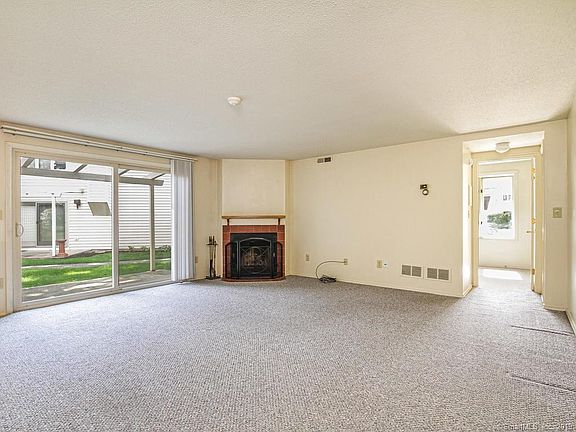 3rd image of 38 Little Oak Ln #38