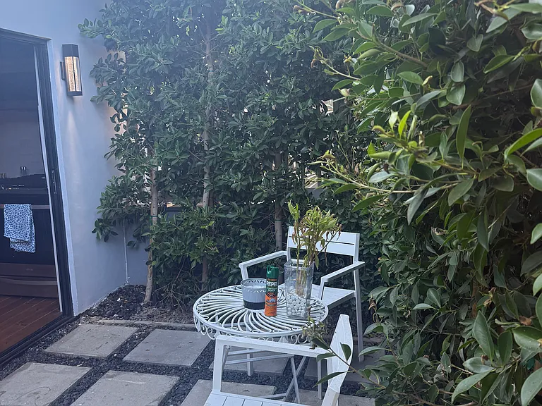 629 N Reese Pl — Photo 13