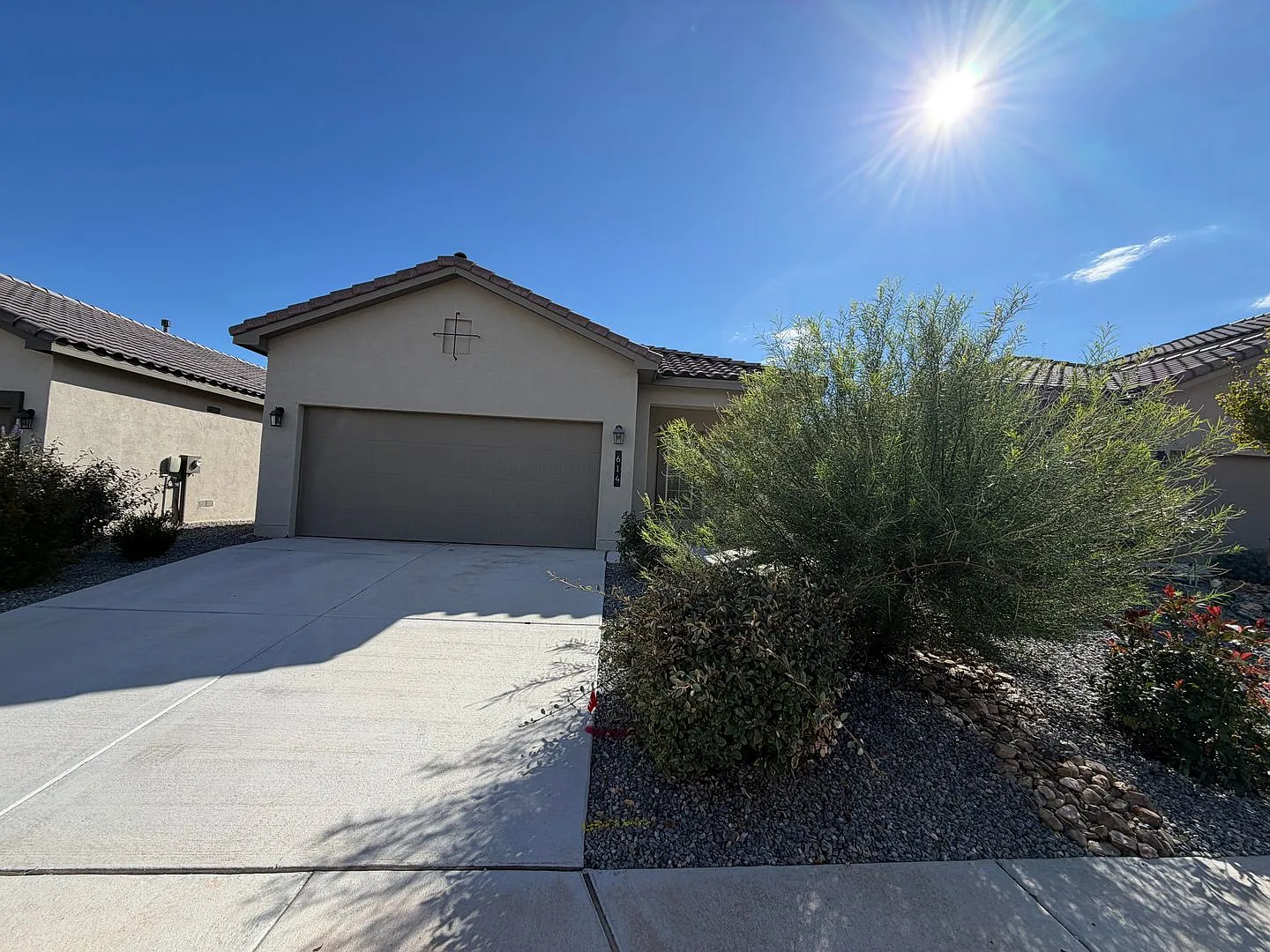 3 Bedroom Single Story Home Available Near Westside Blvd SE & Unser Blvd SE! — Photo 1