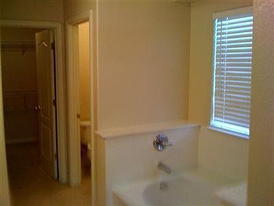 2nd image of 3096 Scarlet Oak Dr