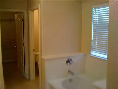 3096 Scarlet Oak Dr — Photo 2