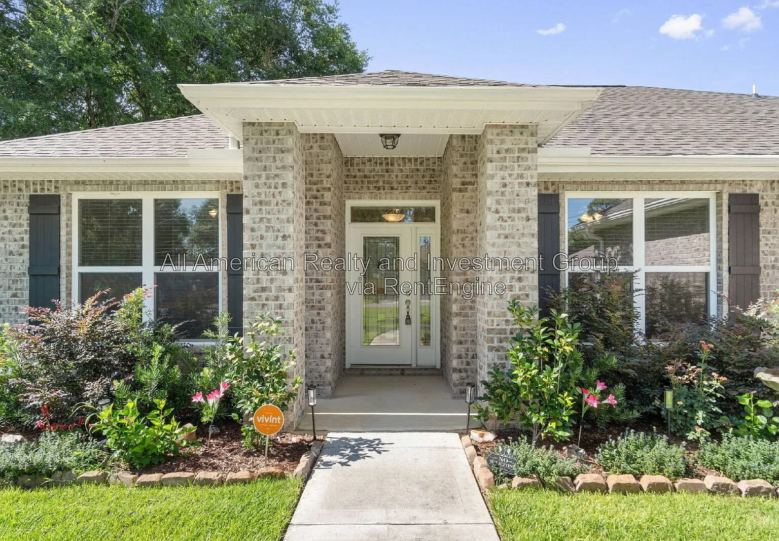 4 bed, 2.0 bath, 1910 sqft, $2,800 — Photo 3